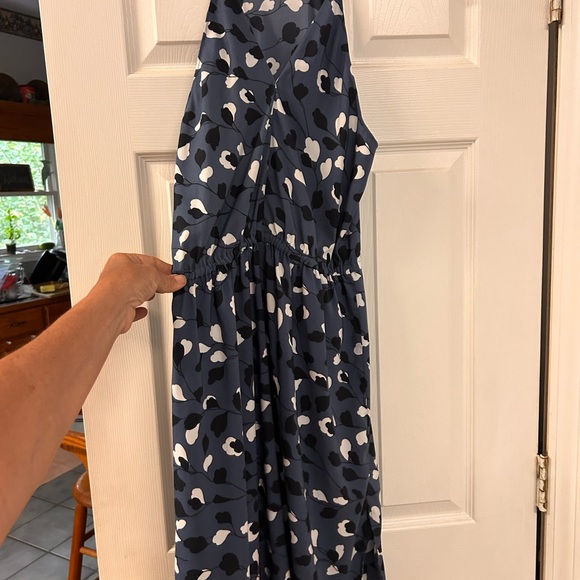 LOFT Navy and White floral patterned Dress with slits, size medium - Picture 9 of 10